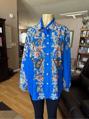 Boutique blue, brown & white floral/butterfly print blouse-size L